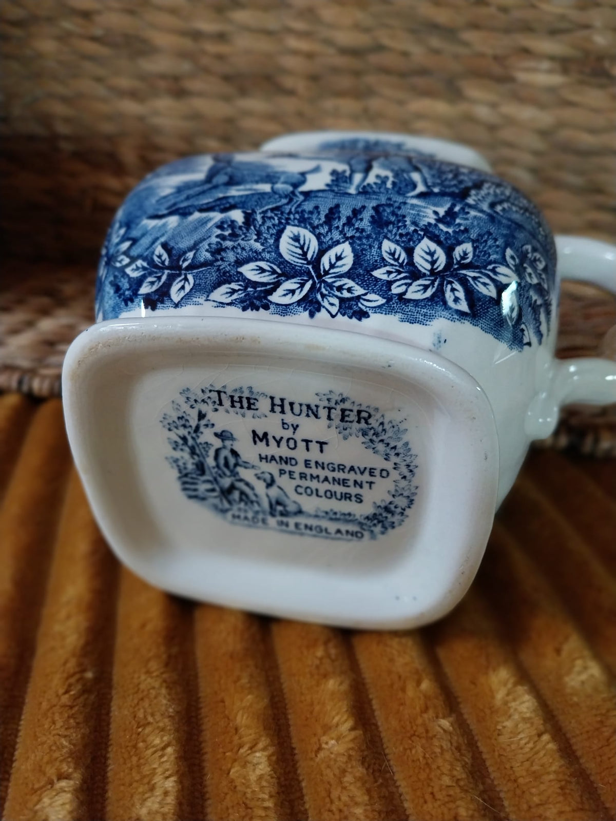 Pichet anglais vintage Myott “The Hunter” – bleu et blanc
