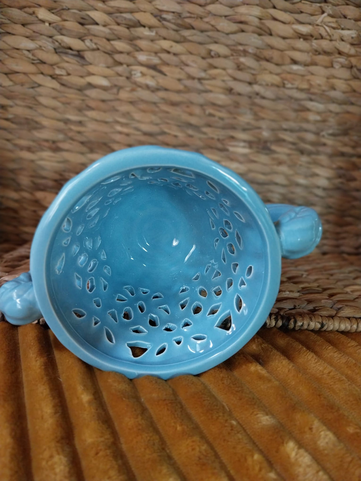 Petit vase ajouré vintage bleu ciel