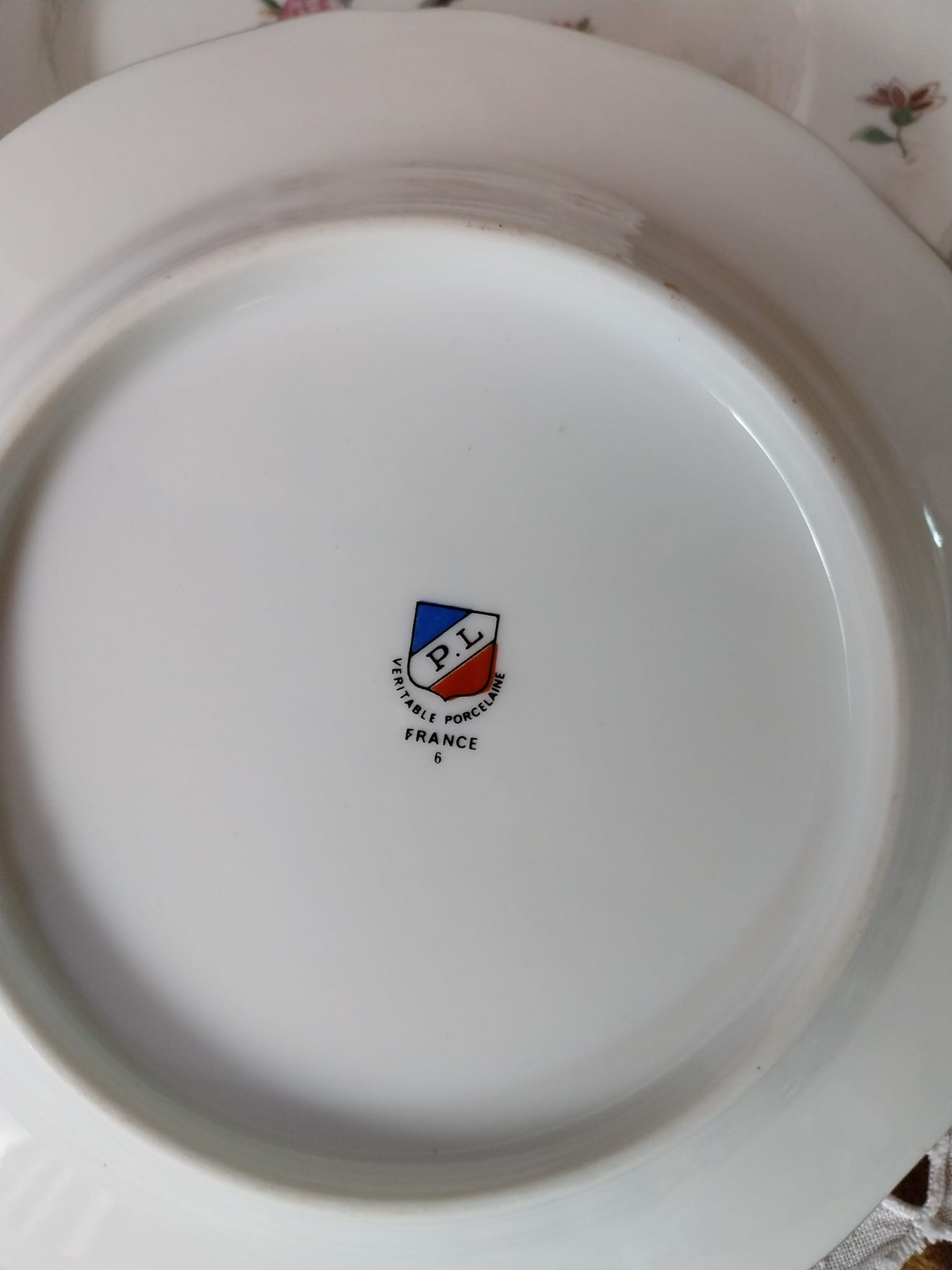 5 assiettes à dessert vintage en porcelaine fleurie – France