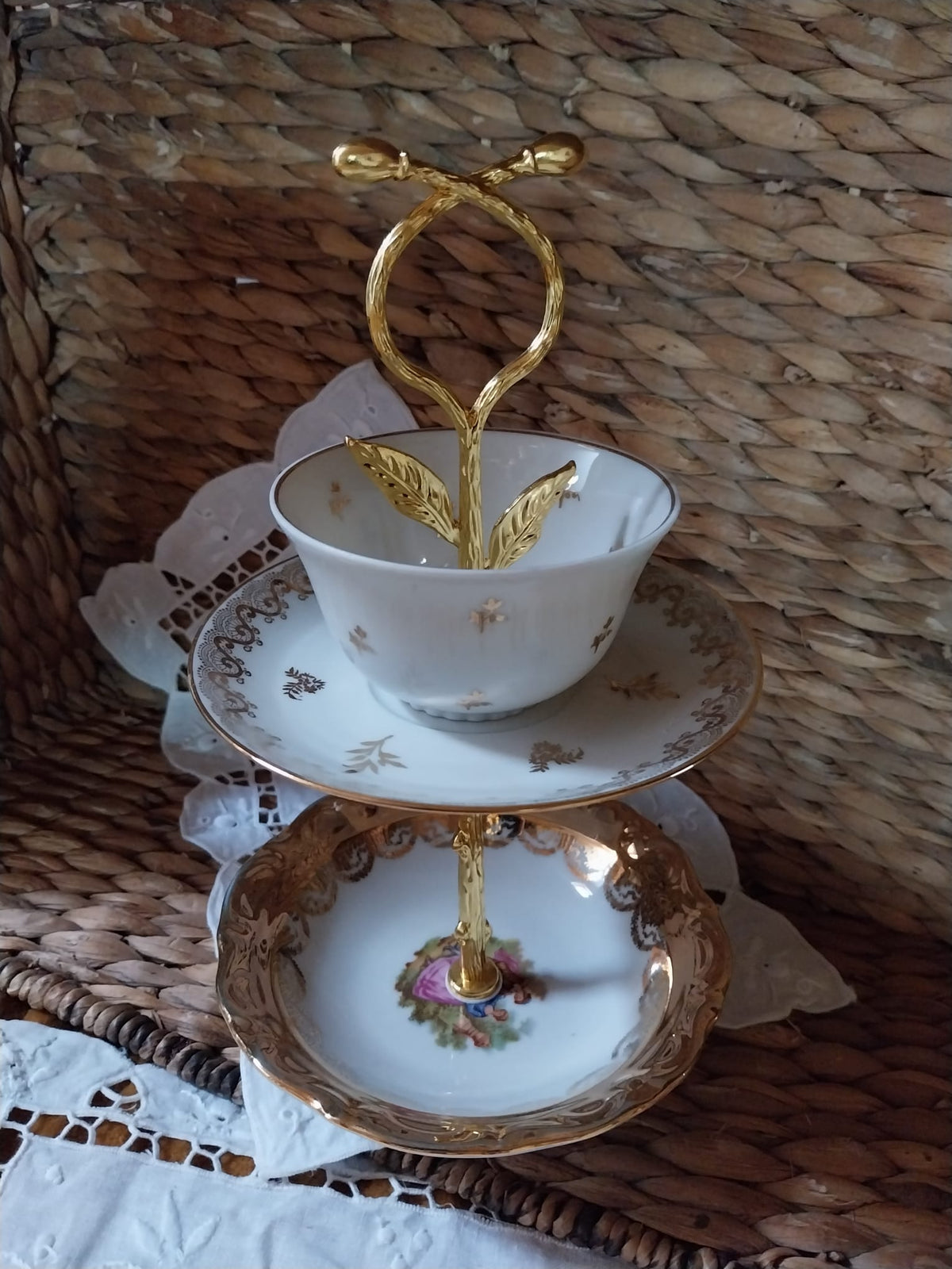 Petit serviteur vintage en porcelaine – 2 niveaux